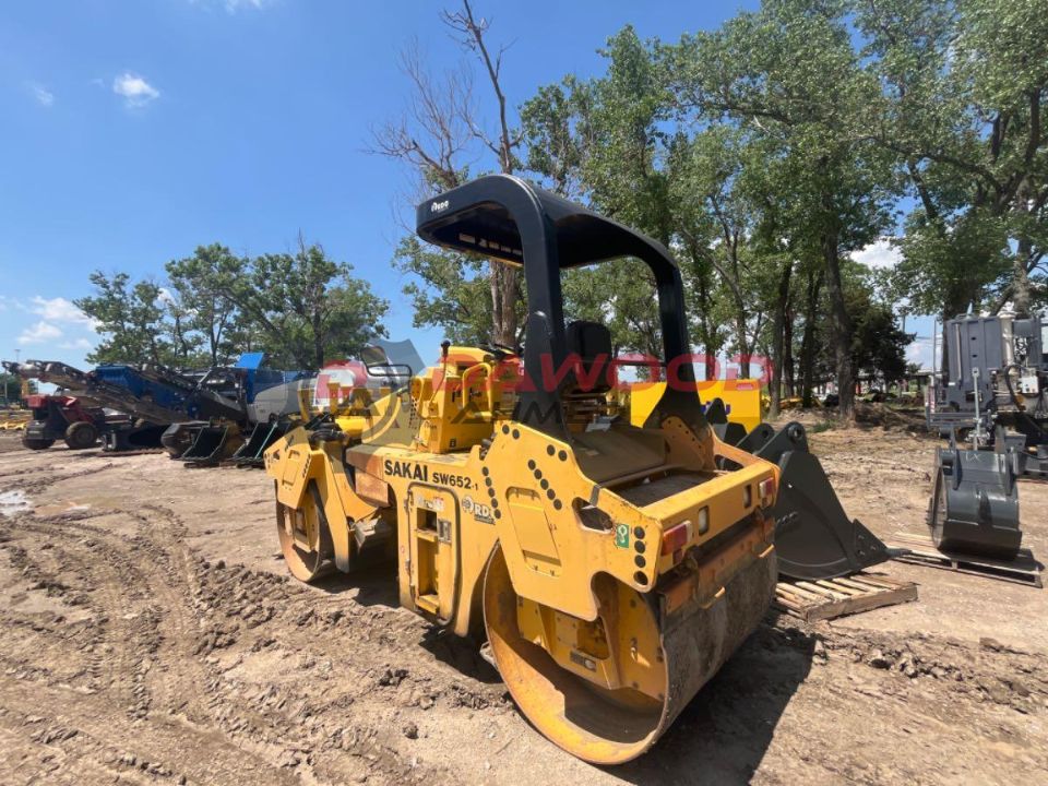 Sakai SW652-1 Year: 2009 Tandem Roller — photo 2