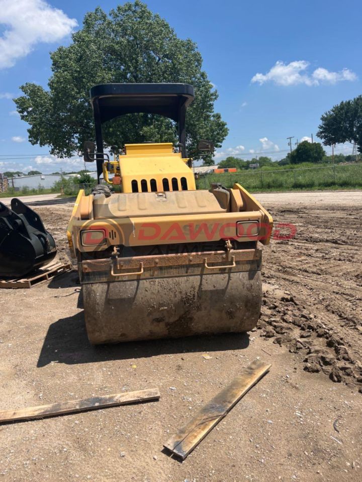 Sakai SW652-1 Year: 2009 Tandem Roller — photo 3