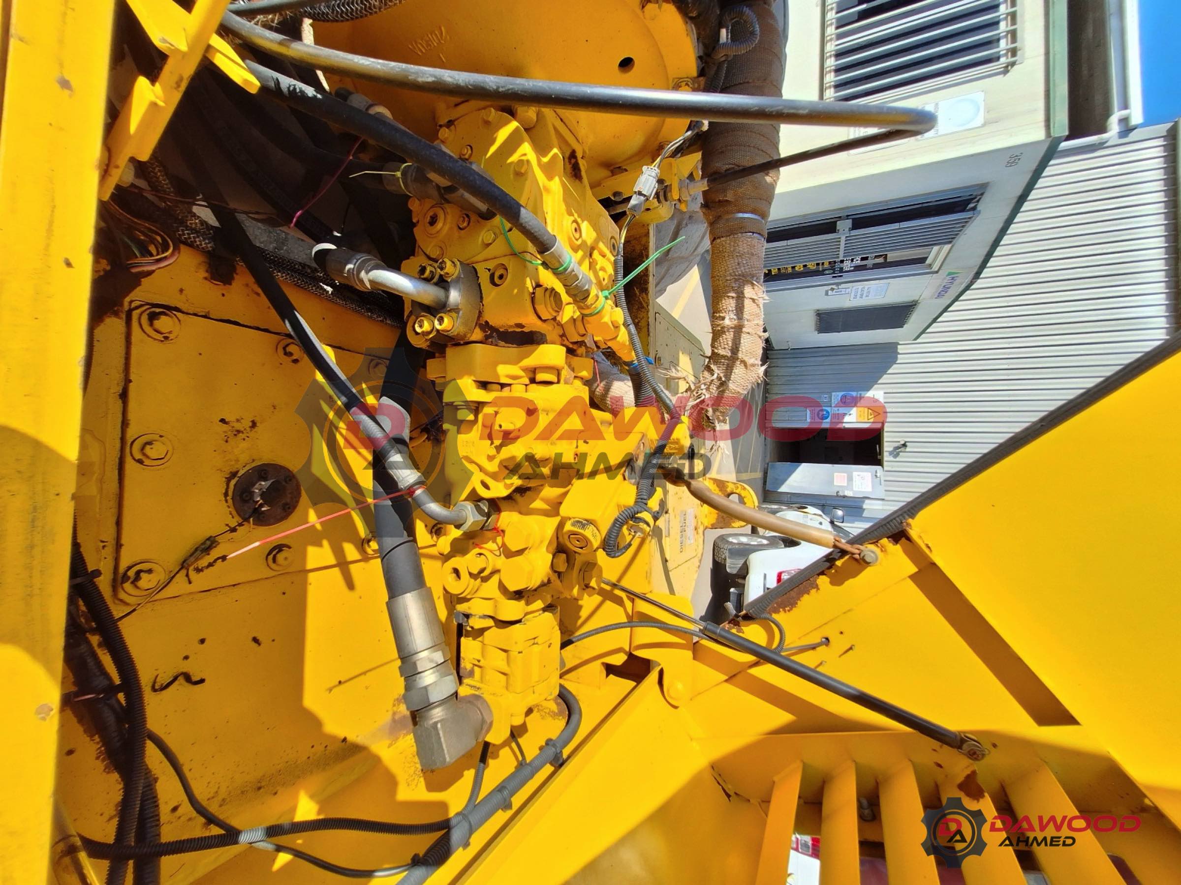 Sakai SV512DF-E Vibration Roller Year: 2009 with Cabin — photo 4