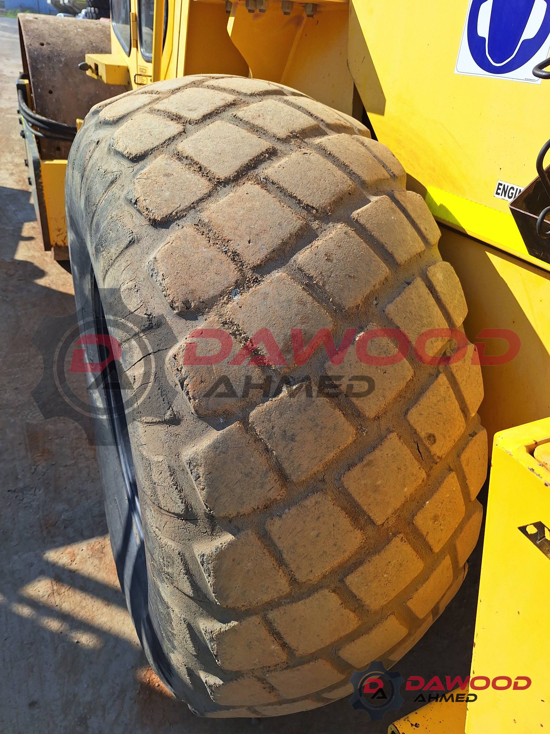 Sakai SV512DF-E Vibration Roller Year: 2009 with Cabin — photo 7