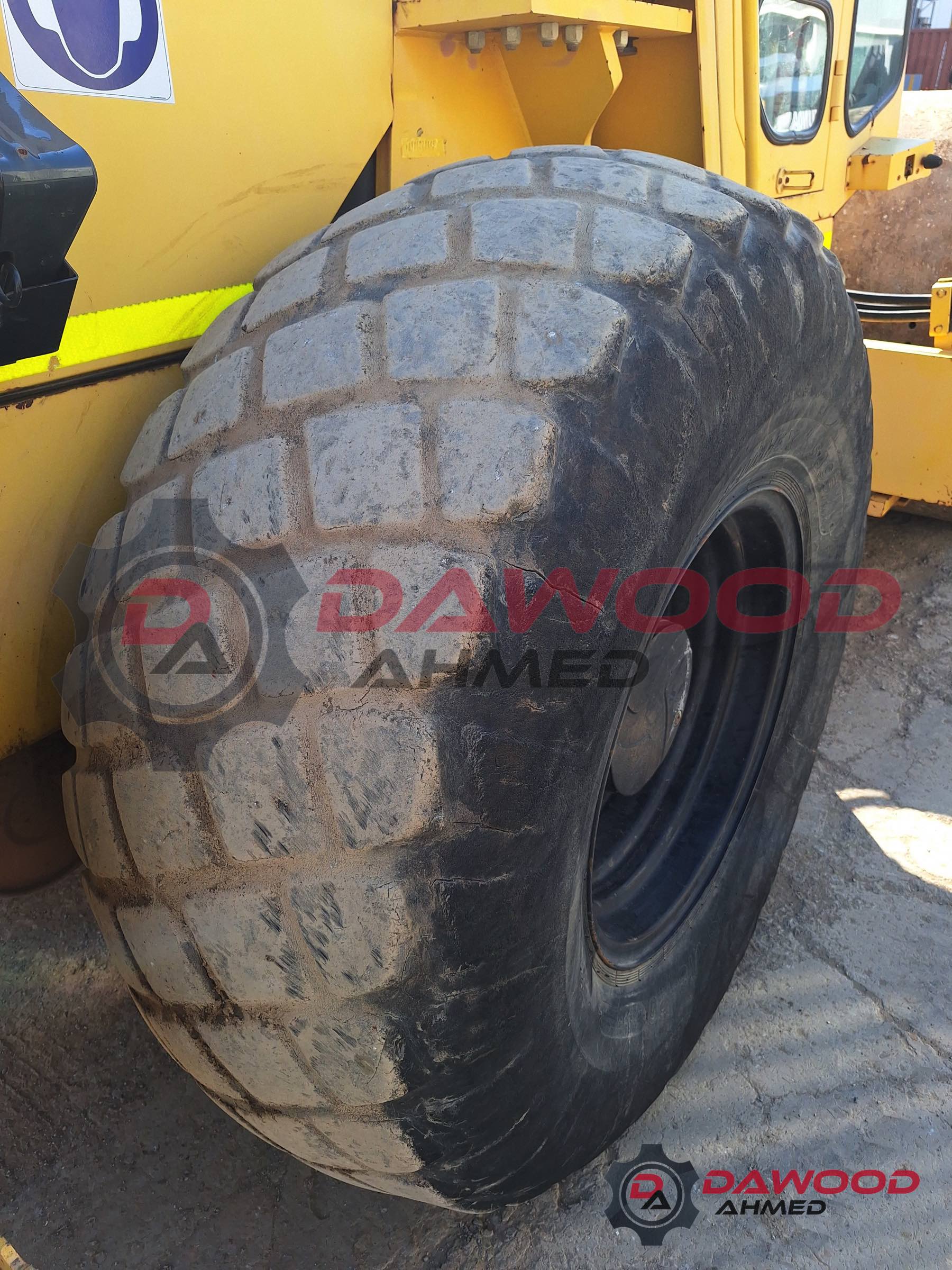 Sakai SV512DF-E Vibration Roller Year: 2009 with Cabin — photo 8