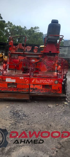 Used Niigata Asphalt Finisher — photo 6