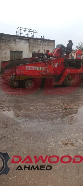 Used Niigata Asphalt Finisher — photo 5