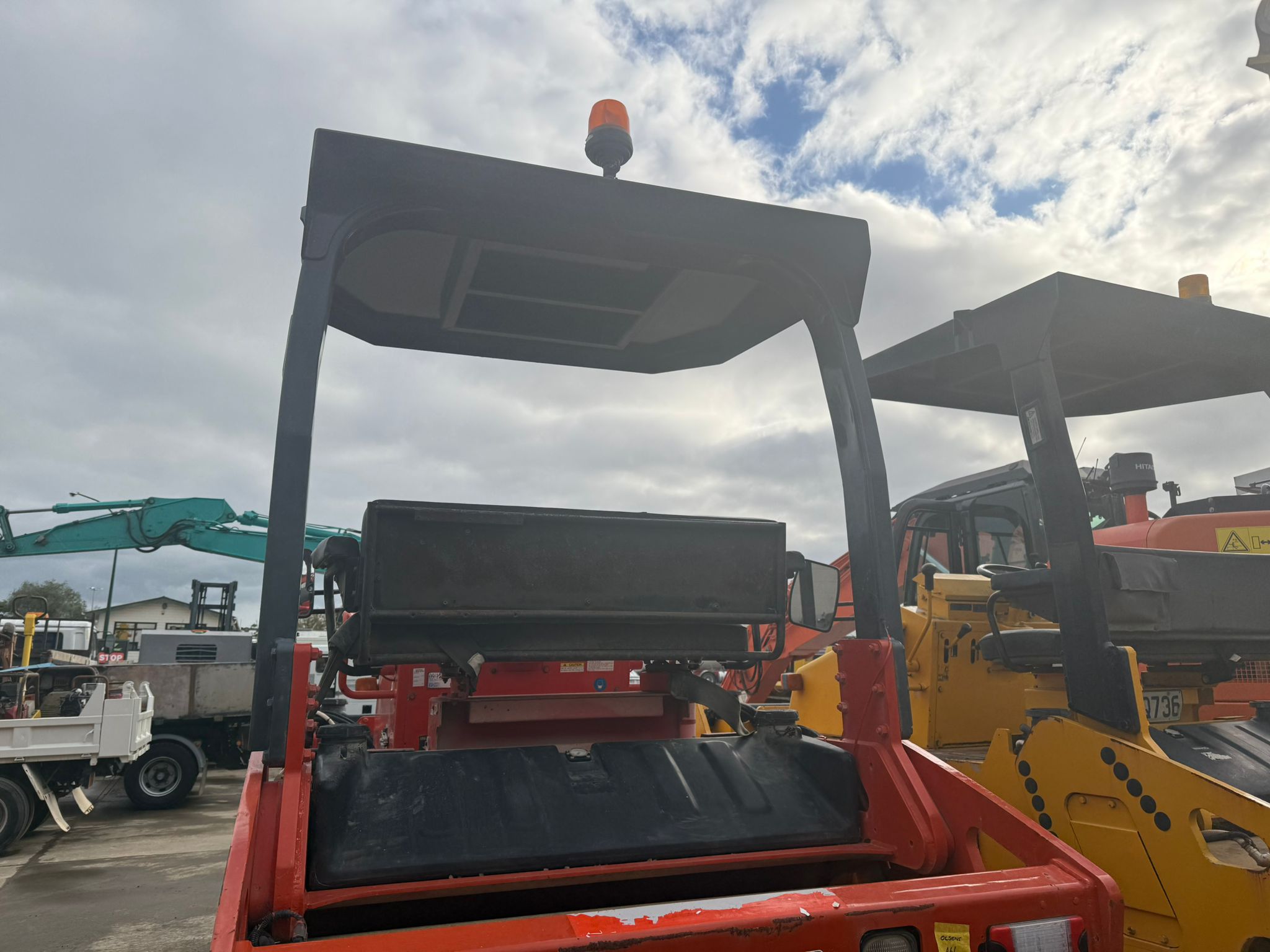 Sakai SW652 Tandem Roller Year: 2009 Unit 2 — photo 3