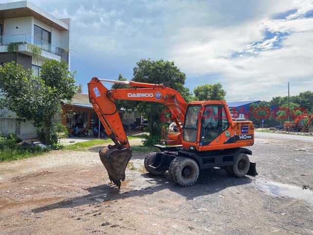 Daewoo 140WV Wheel Excavator - Year: 2003 — photo 5