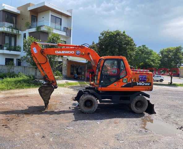 Daewoo 140WV Wheel Excavator - Year: 2003 — photo 8
