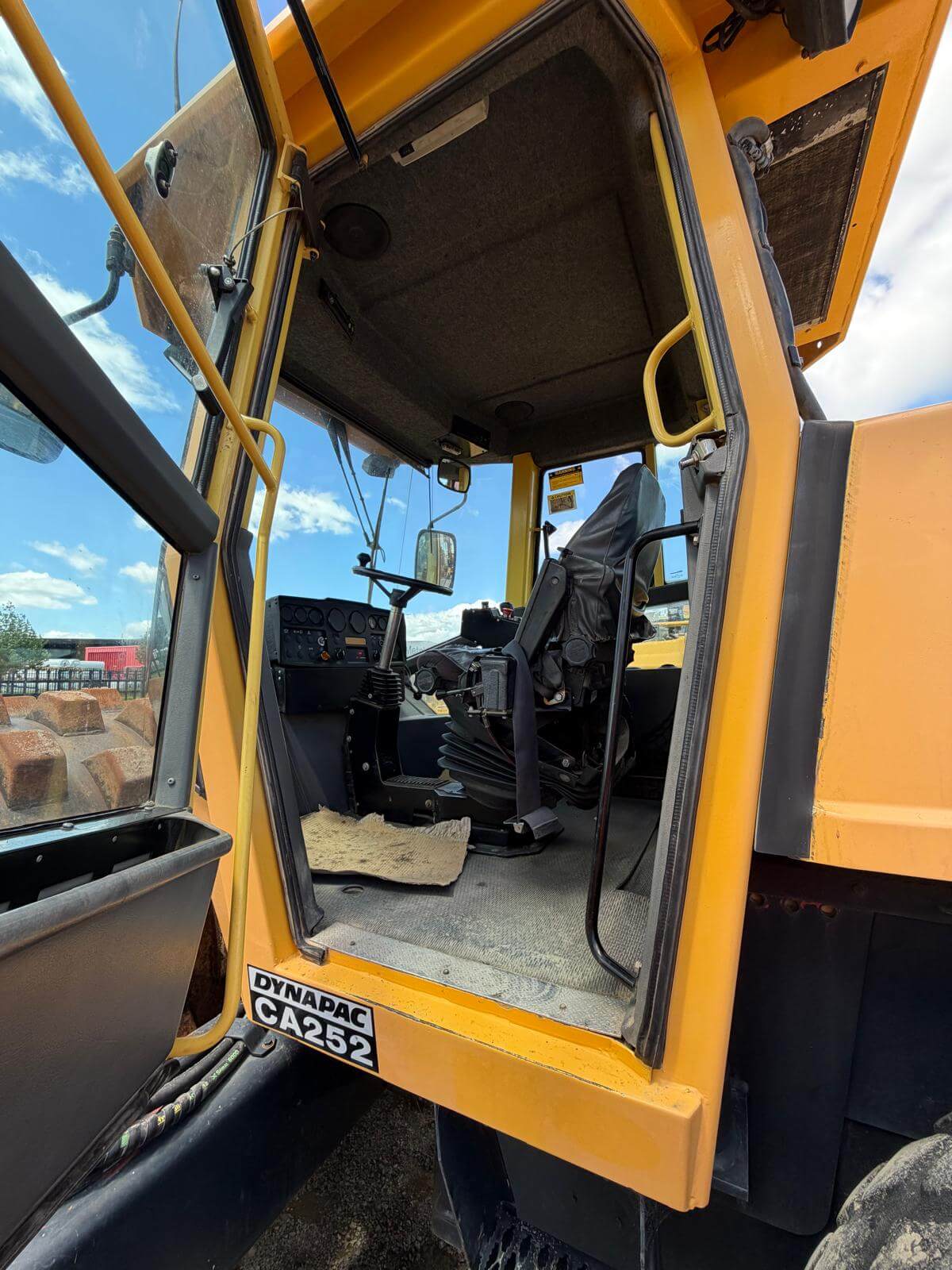 Used 2006 Dynapac CA252D Road Roller | Strong Performance & Ready to Work — photo 8