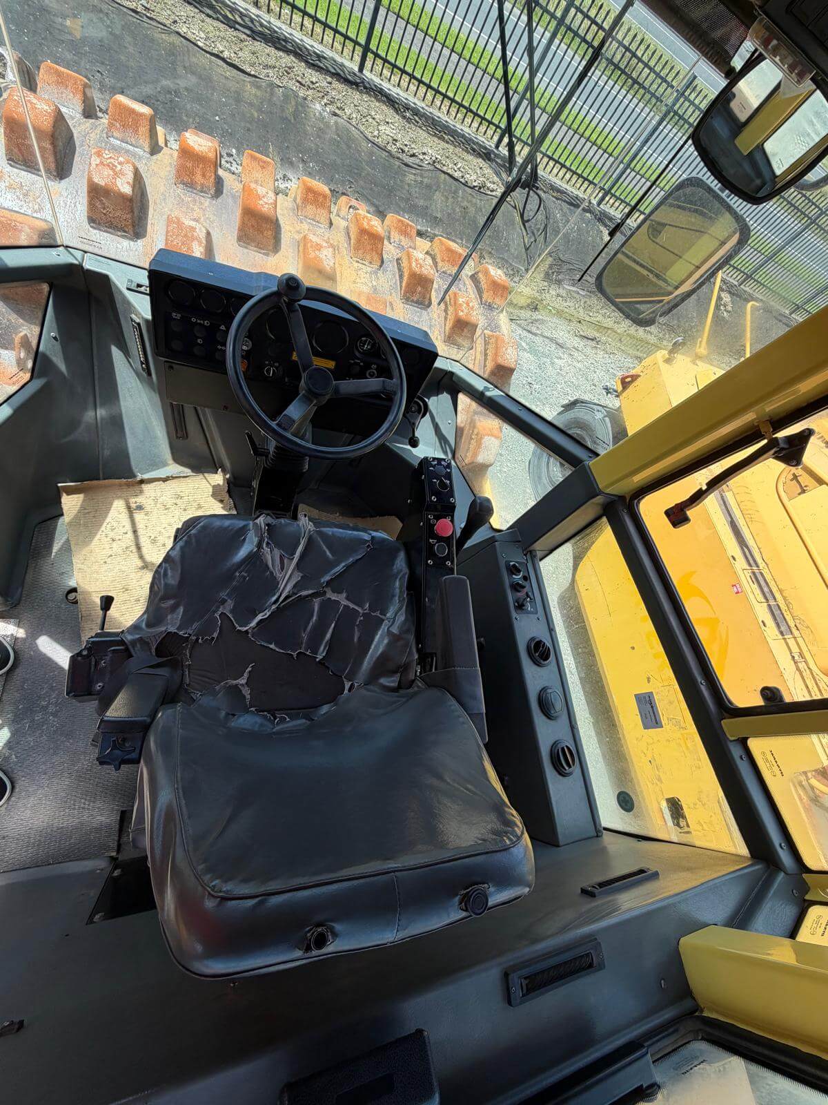 Used 2006 Dynapac CA252D Road Roller | Strong Performance & Ready to Work — photo 9