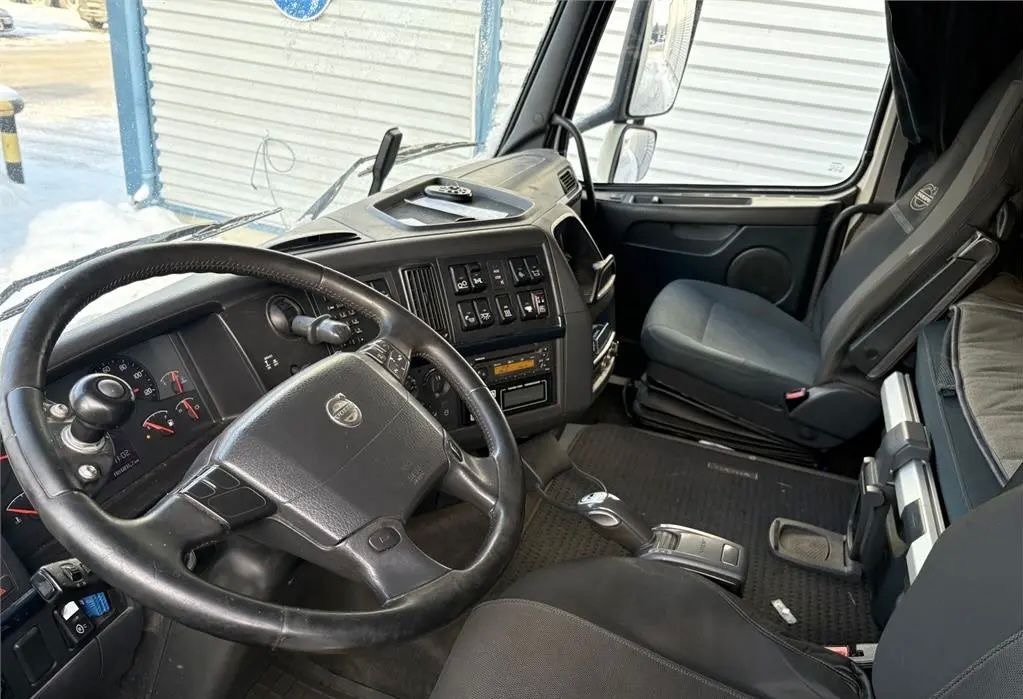 2012 Volvo FH500 — photo 11