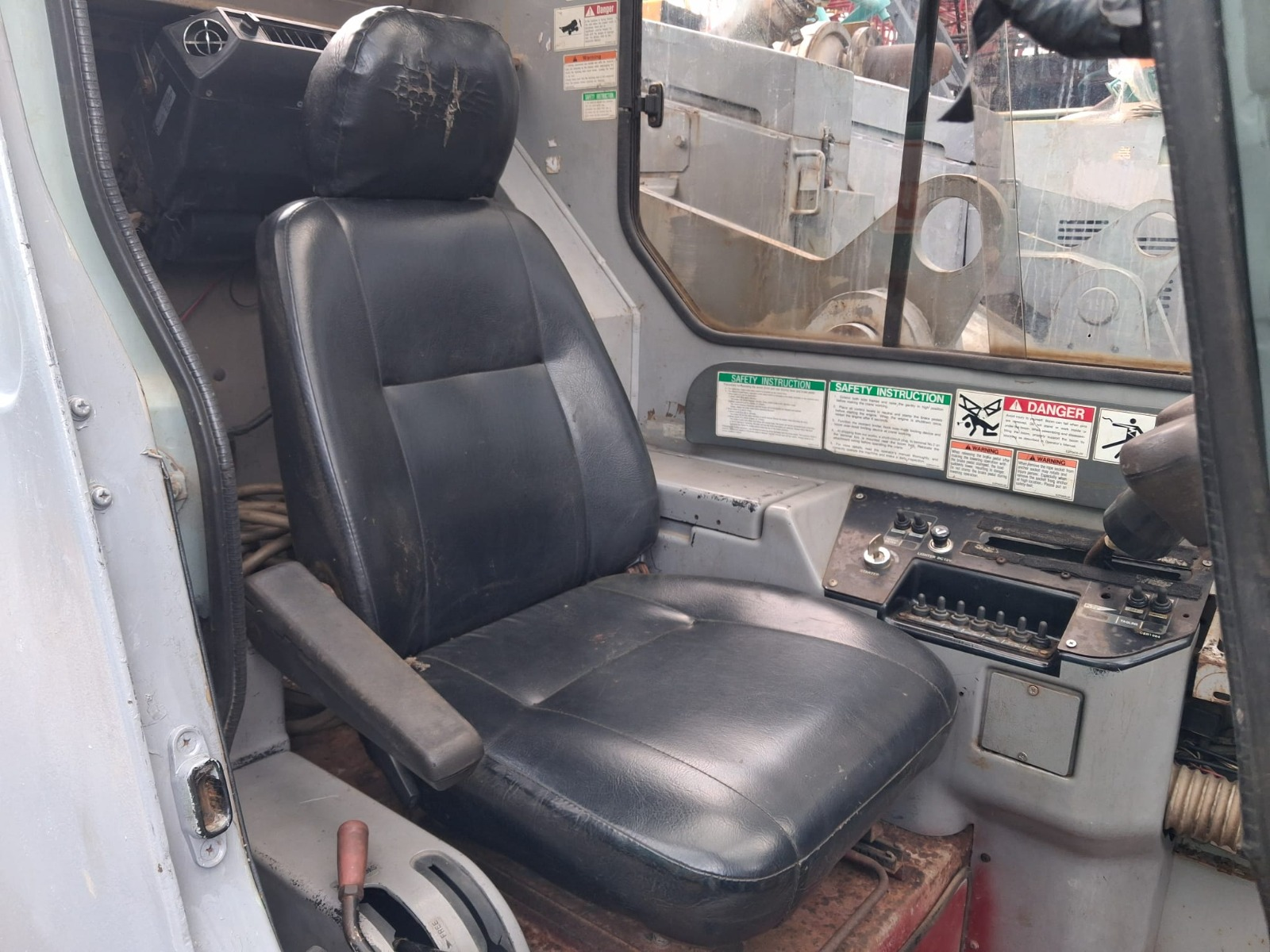 Sumitomo SC800DD-2 Year: 1999 Crawler Crane 80 Tons — photo 4