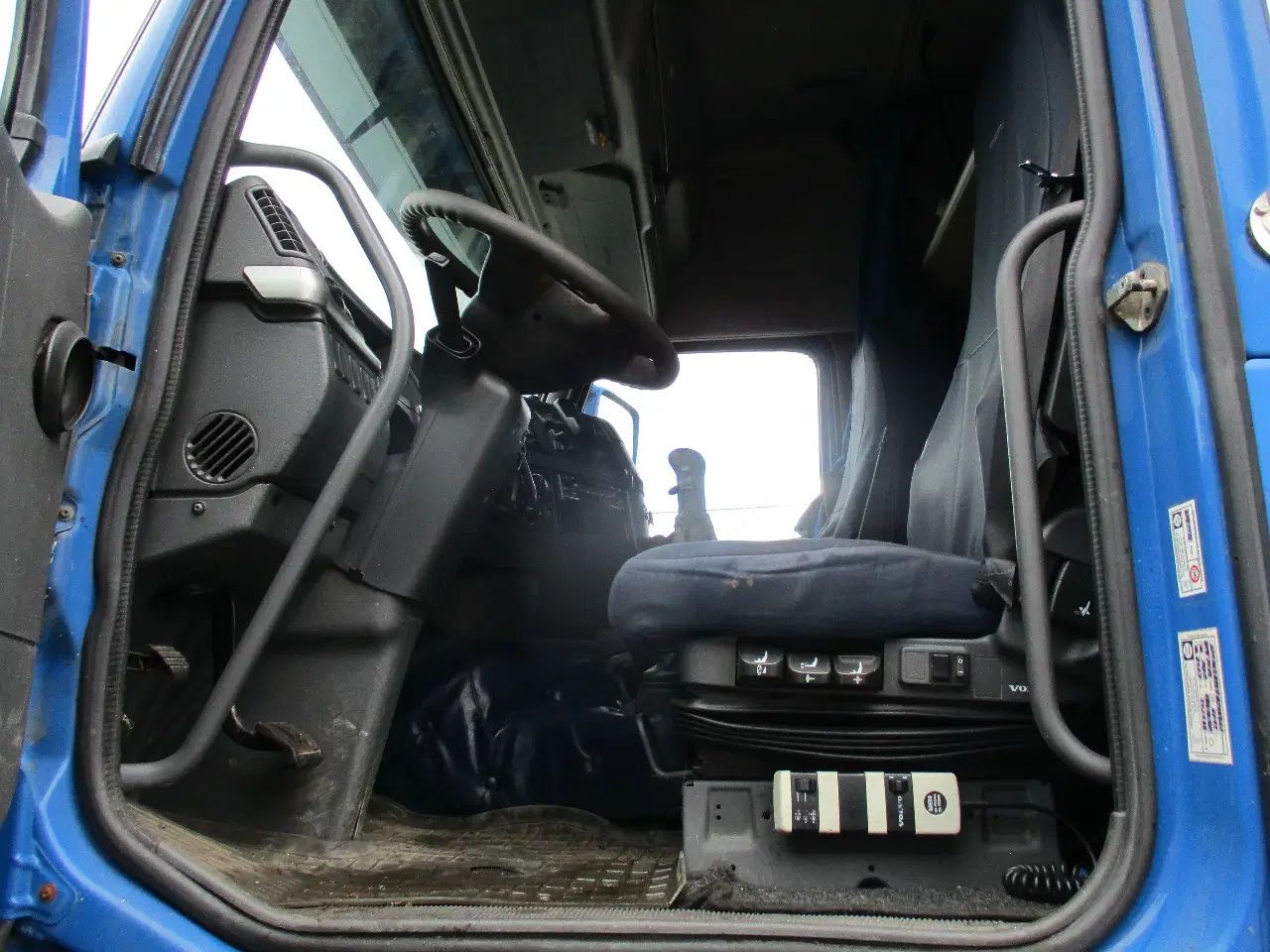 2003 Volvo FH12.460 — photo 4