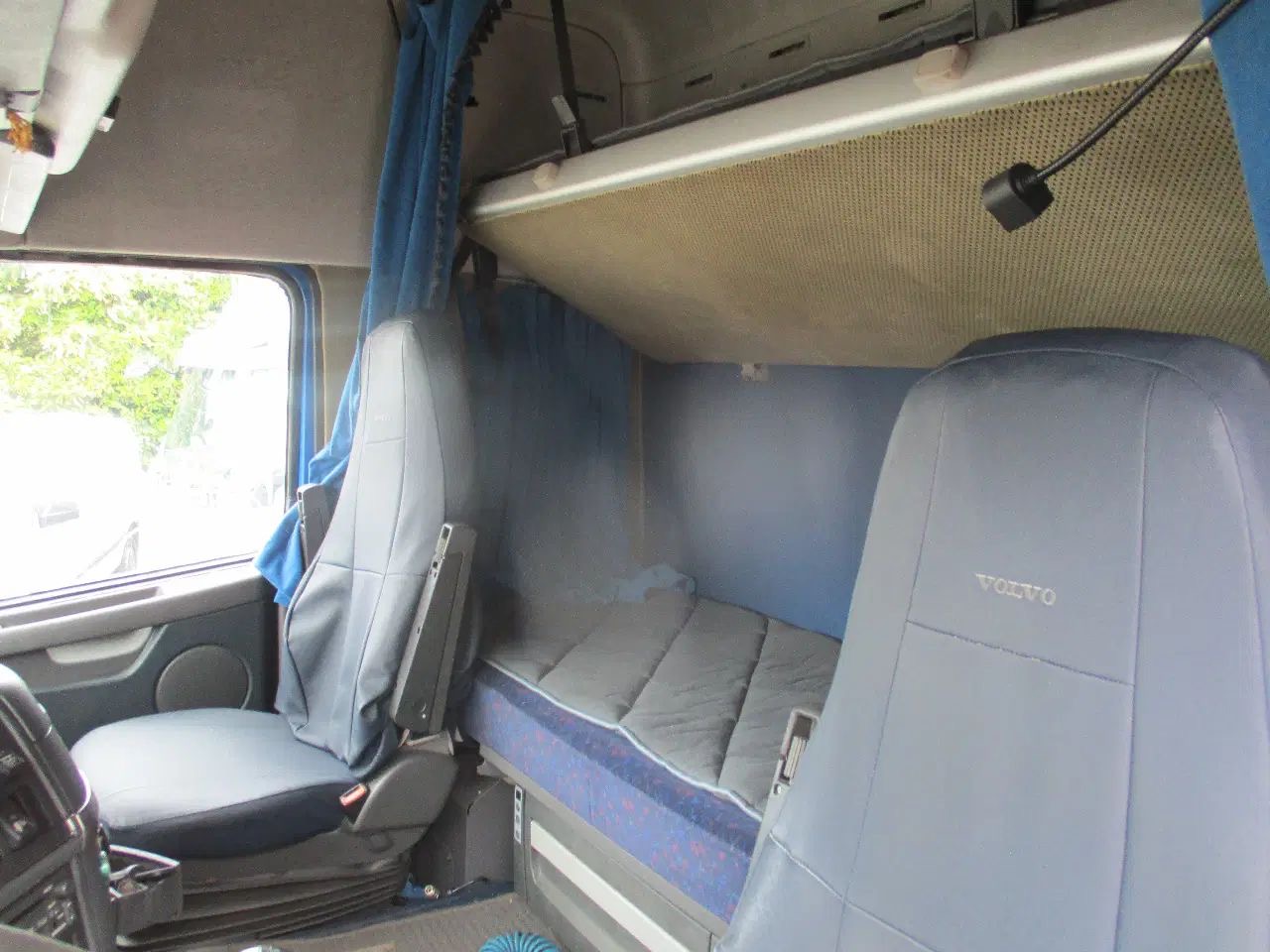 2003 Volvo FH12.460 — photo 3