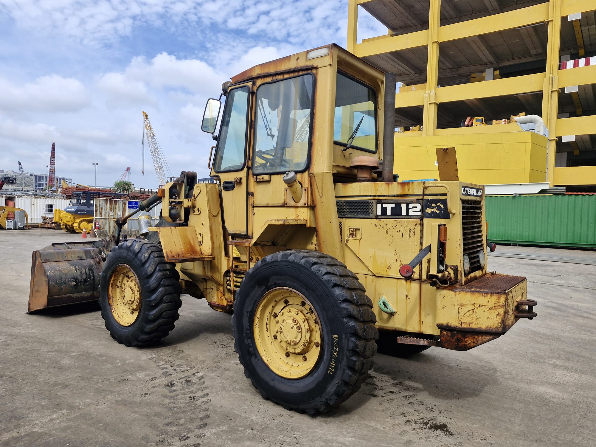 1990 Caterpillar IT12 — photo 2