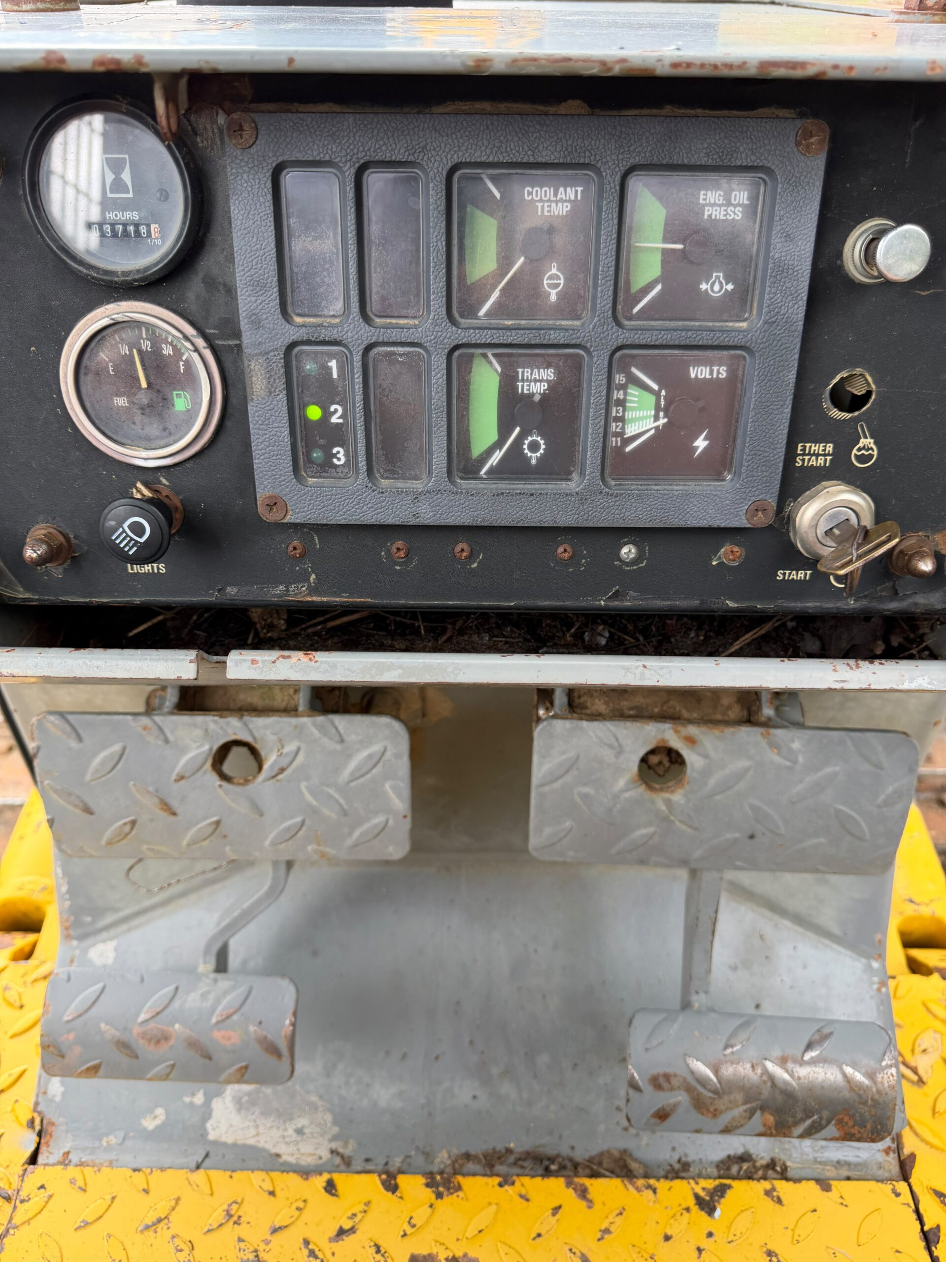 1994 Komatsu D38E-1 Bulldozer — photo 3
