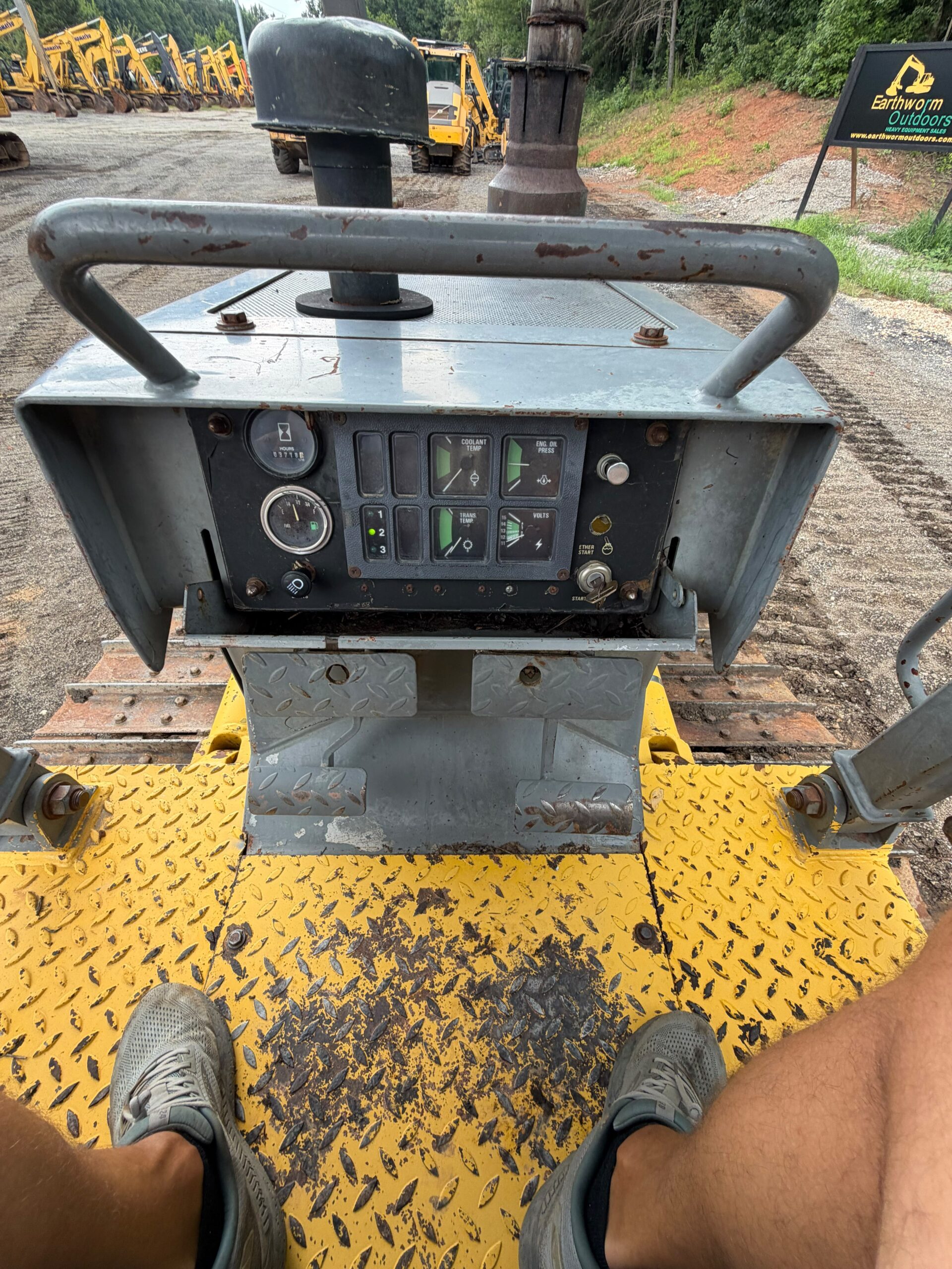 1994 Komatsu D38E-1 Bulldozer — photo 9