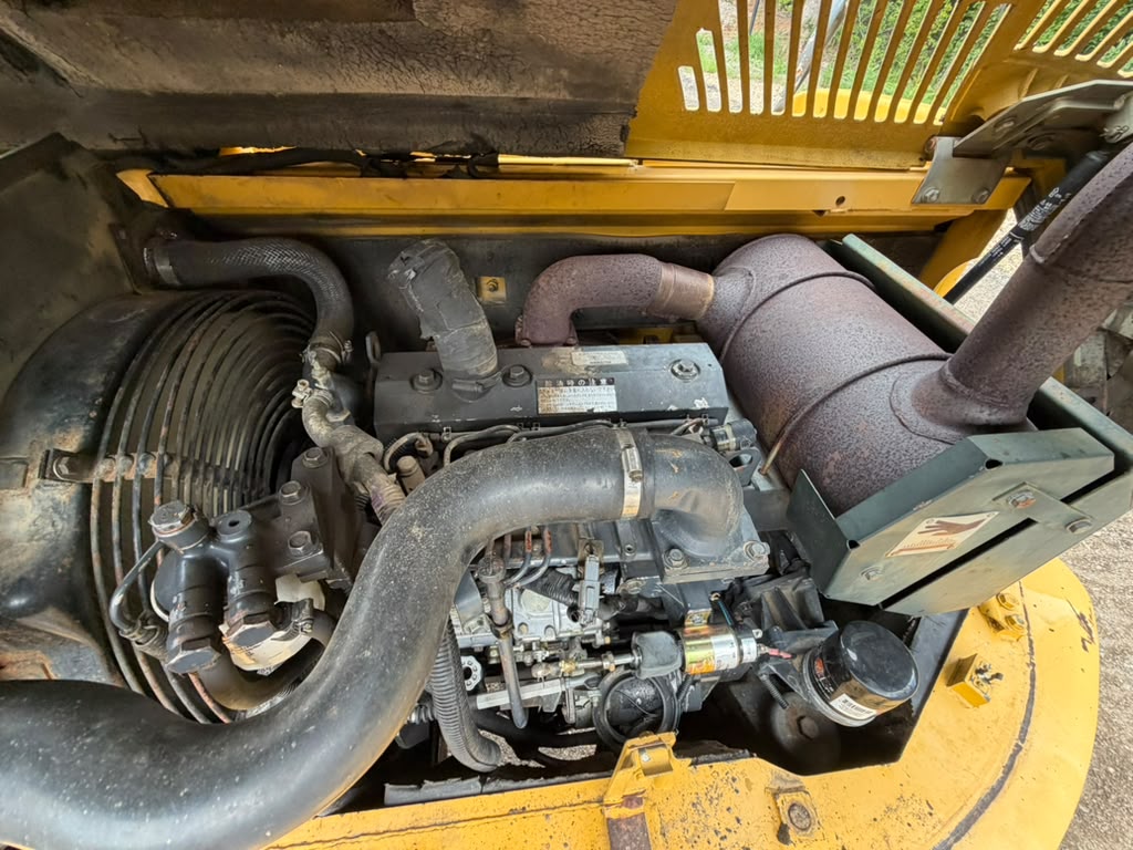 1997 Komatsu PC60-7 Excavator — photo 10