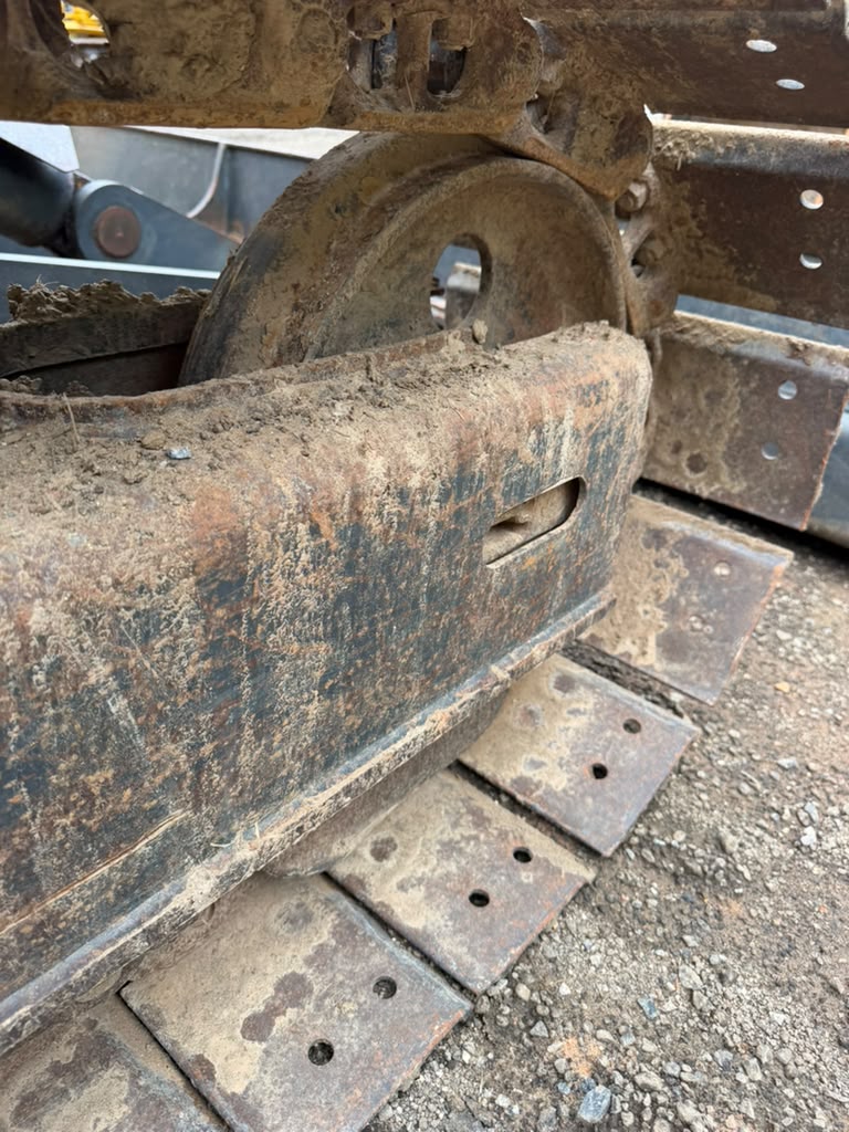 1997 Komatsu PC60-7 Excavator — photo 13