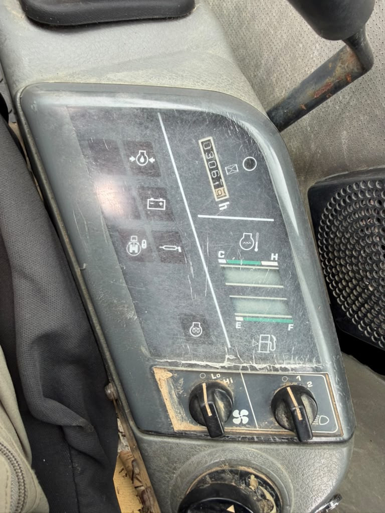 1997 Komatsu PC60-7 Excavator — photo 12