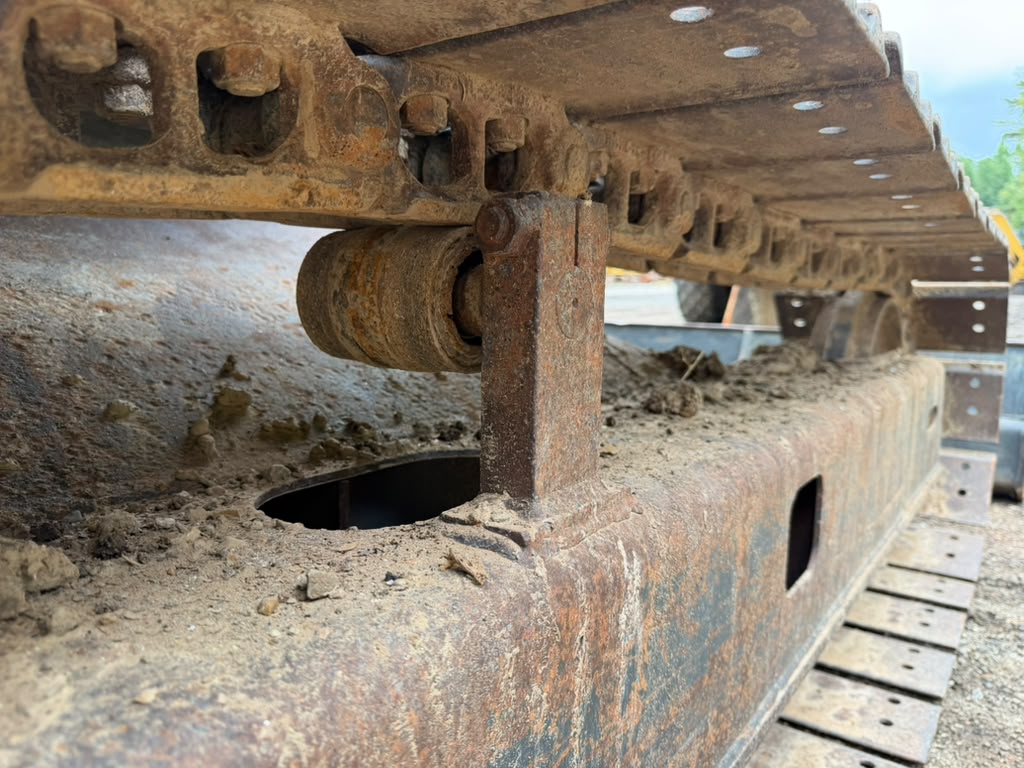 1997 Komatsu PC60-7 Excavator — photo 22