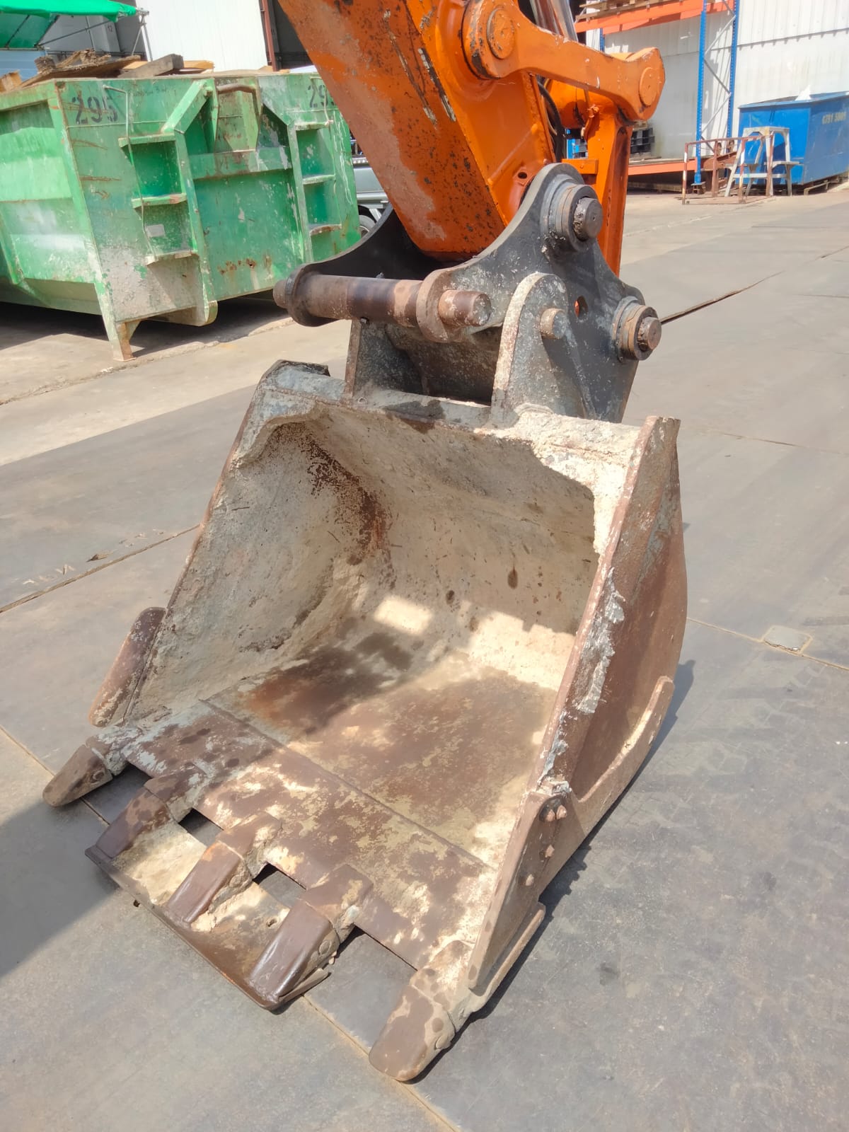 2006 Hitachi ZX160W — photo 12